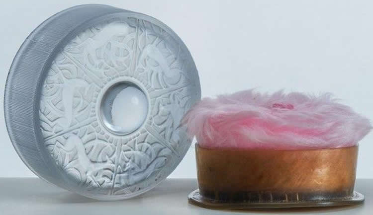 R. Lalique Chantilly Powder Box
