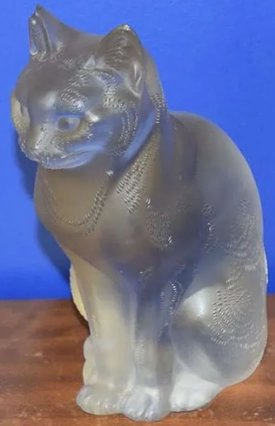 R. Lalique Chat Assis Decoration