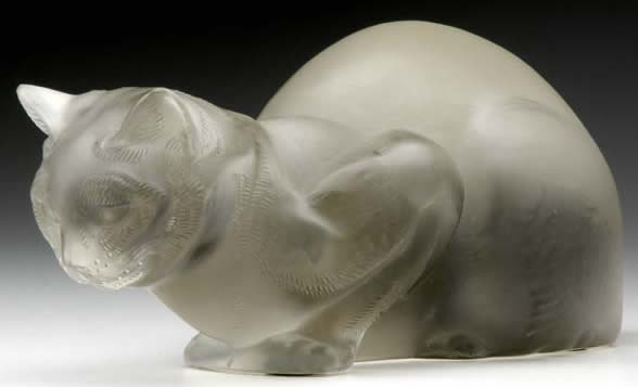 R. Lalique Chat Couche Decoration