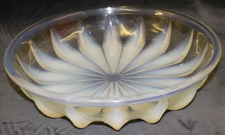 R. Lalique Chataignier Bowl