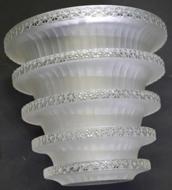 R. Lalique Chevreuse Vase