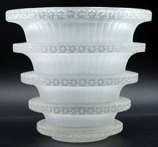 R. Lalique Chevreuse Vase