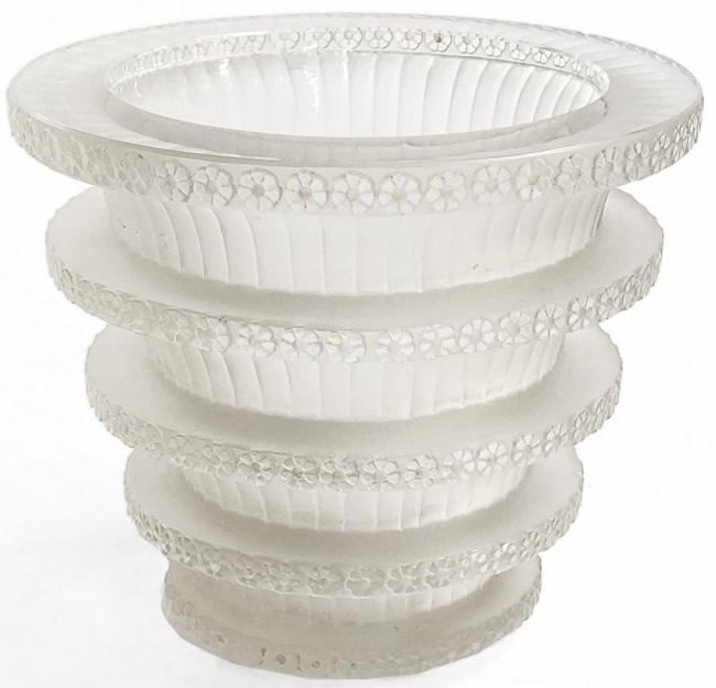 R. Lalique Chevreuse Vase
