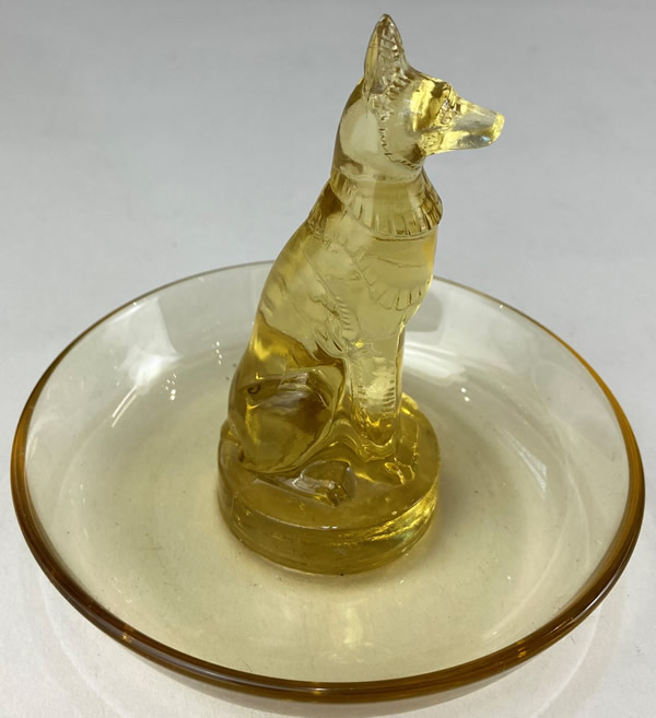 R. Lalique Chien Ash Receiver