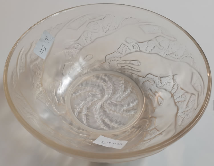 R. Lalique Chiens Bowl