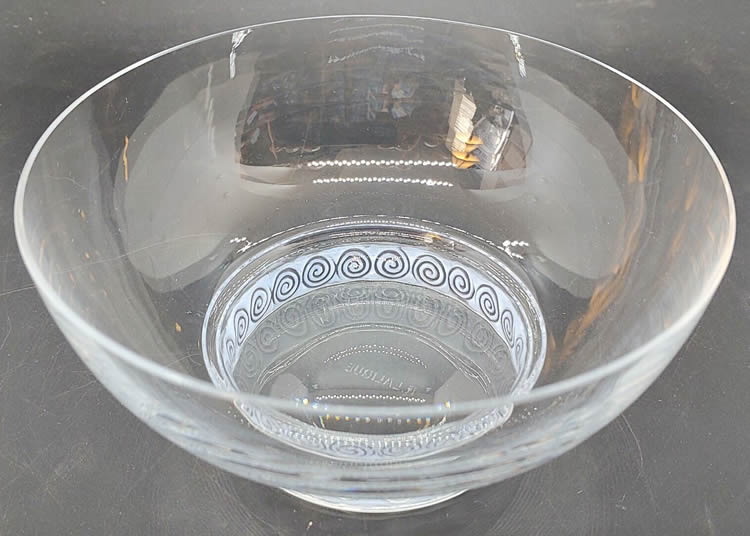 R. Lalique Chinon Bowl