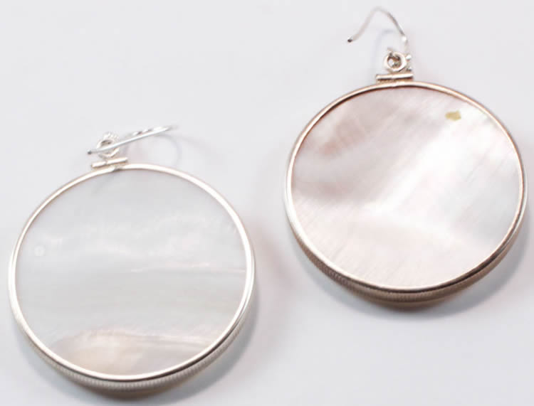 R. Lalique Chose Promise Earring 2 of 2