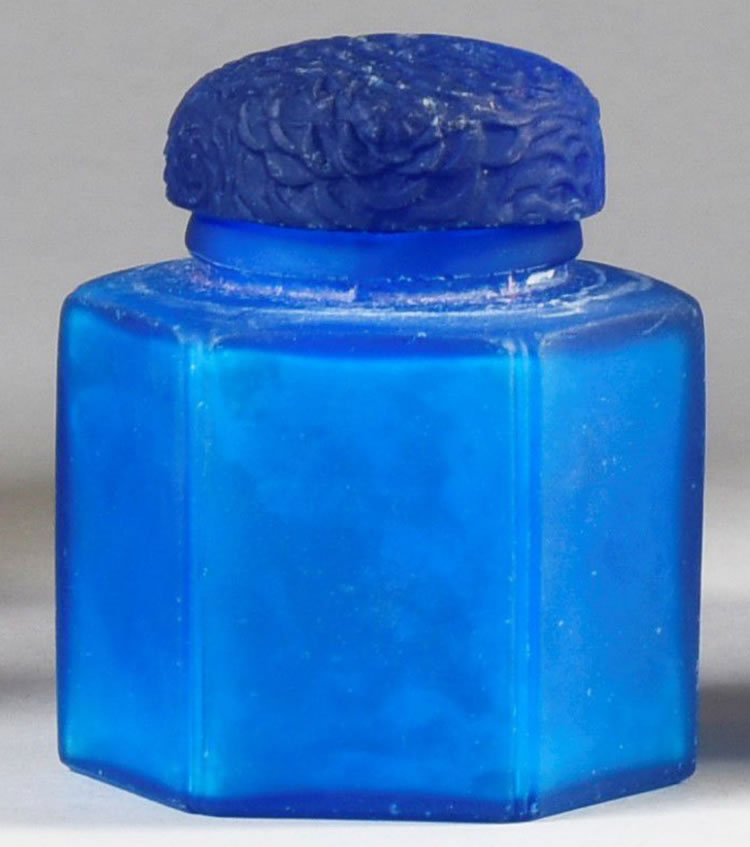 R. Lalique Chrysanthemes Arys Box