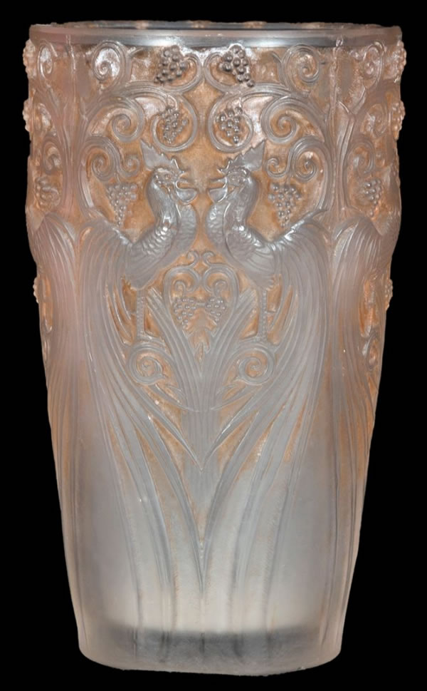 R. Lalique Coqs Et Raisins Vase