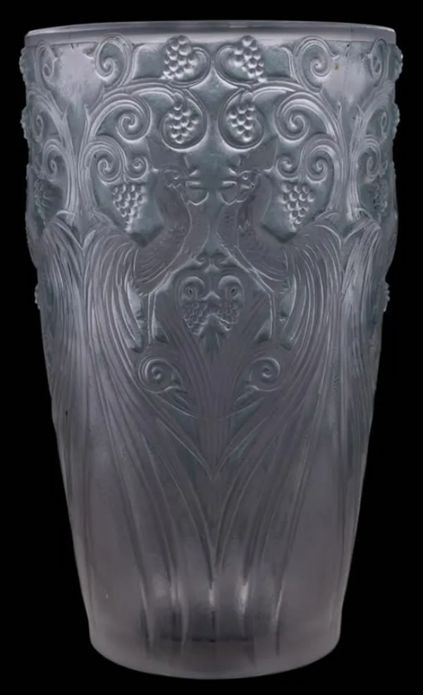 R. Lalique Coqs Et Raisins Vase