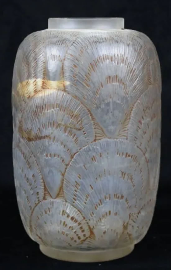 R. Lalique Coquilles Vase