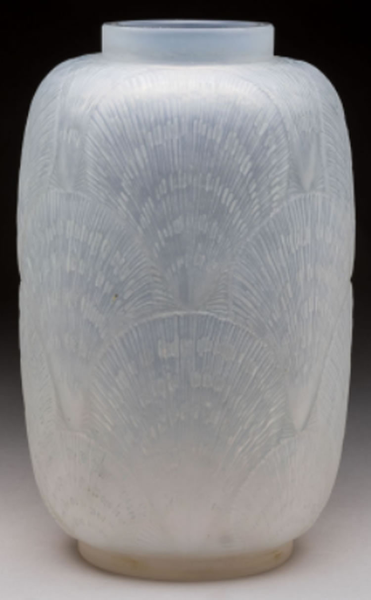 R. Lalique Coquilles Vase