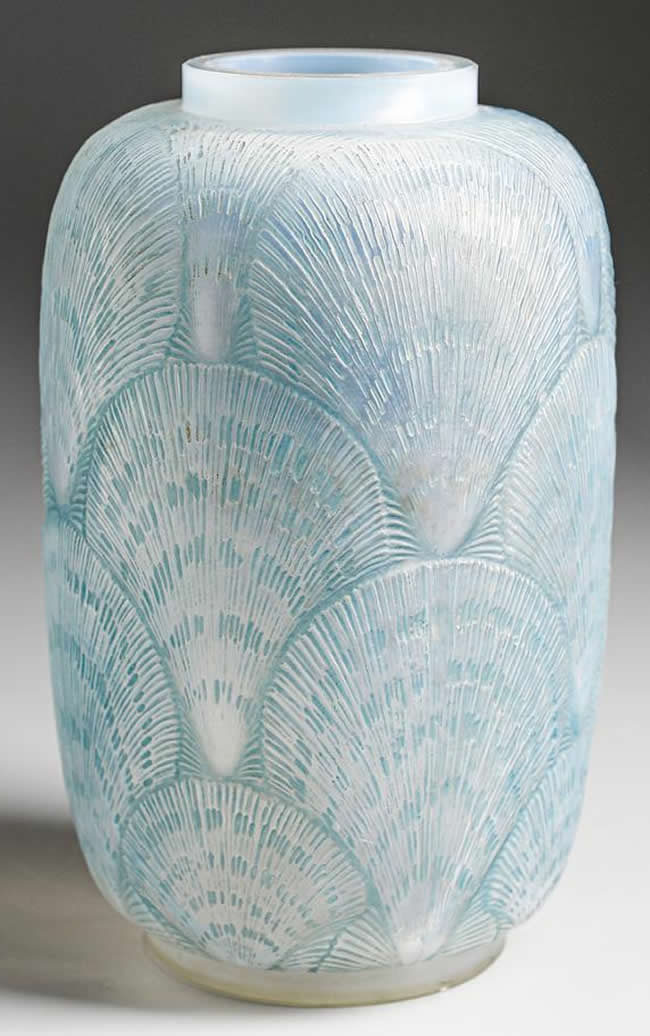 R. Lalique Coquilles Vase