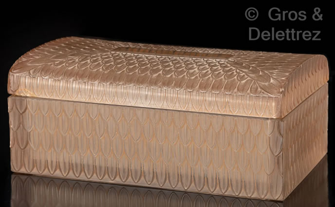 R. Lalique Corona Box