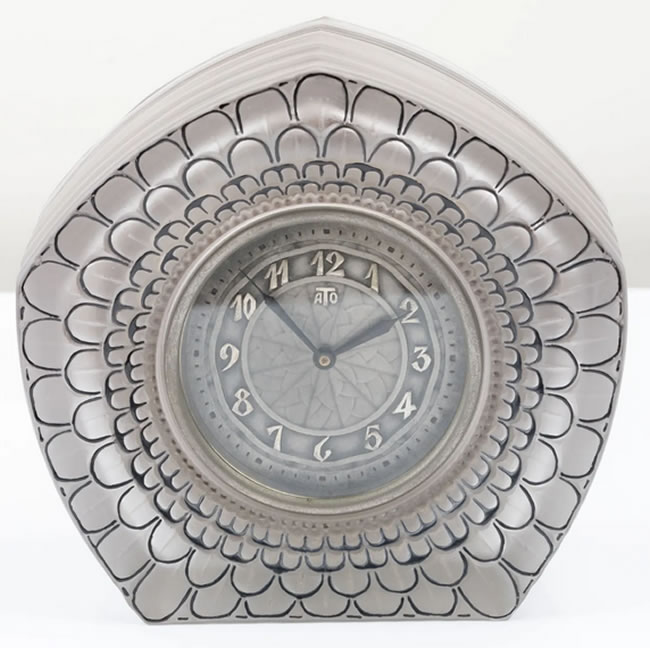 R. Lalique Dahlia Clock
