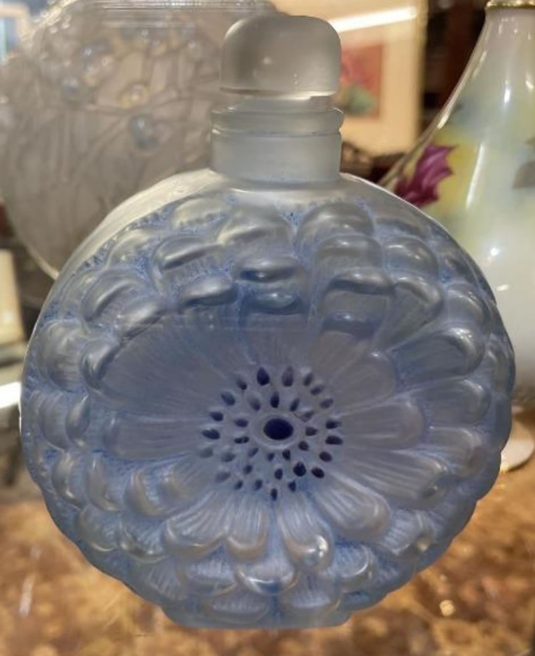 R. Lalique Dahlia Perfume  Bottle