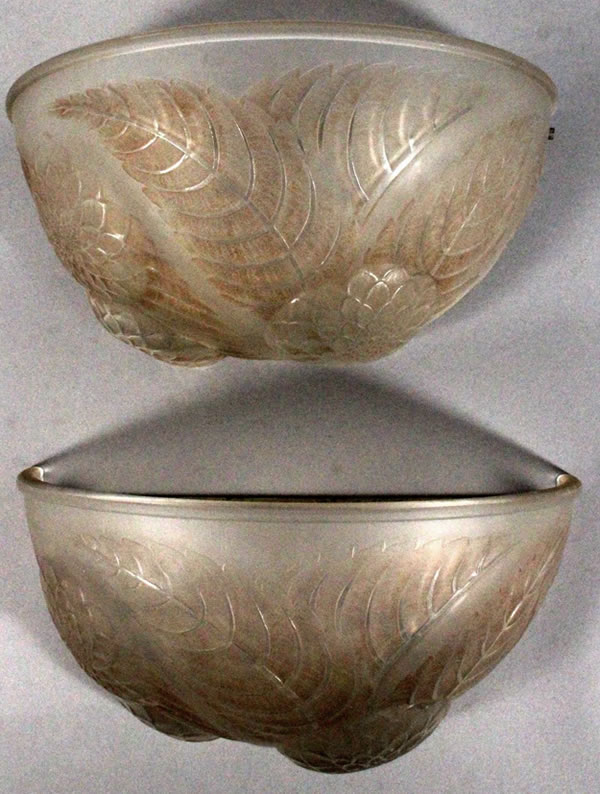 R. Lalique Dahlias Sconce