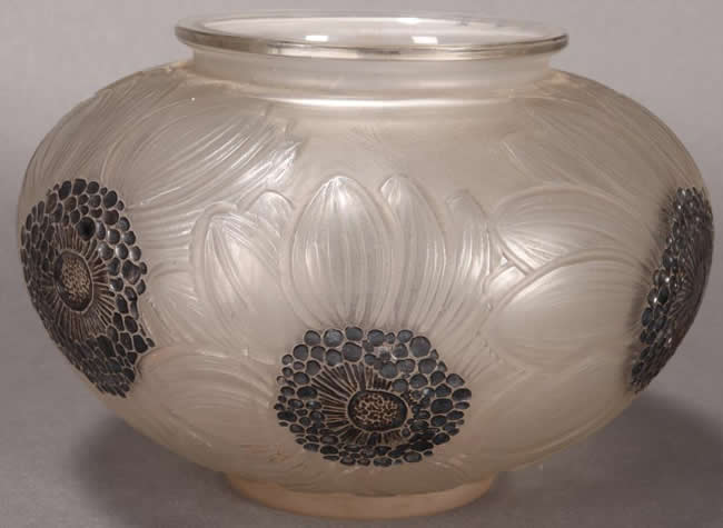R. Lalique Dahlias Vase