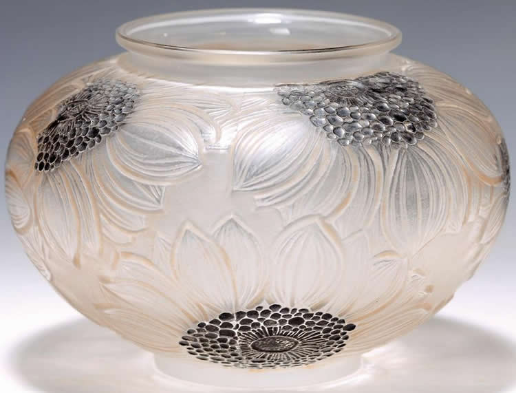 R. Lalique Dahlias Vase