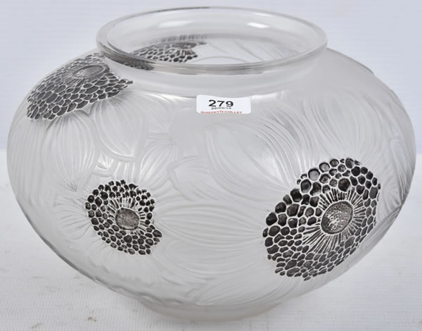 R. Lalique Dahlias Vase