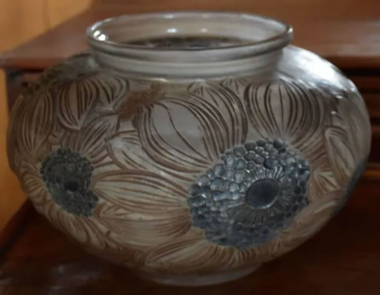 R. Lalique Dahlias Vase