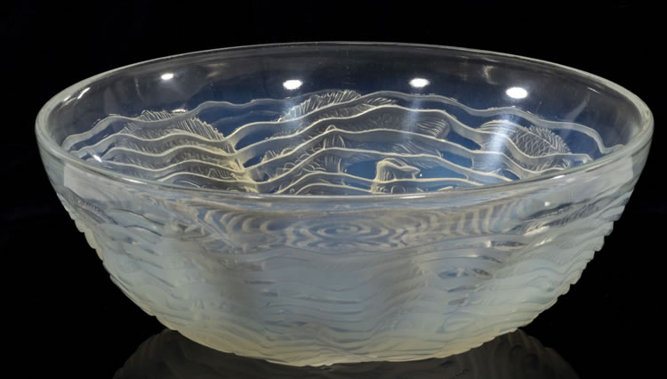 R. Lalique Dauphins Bowl