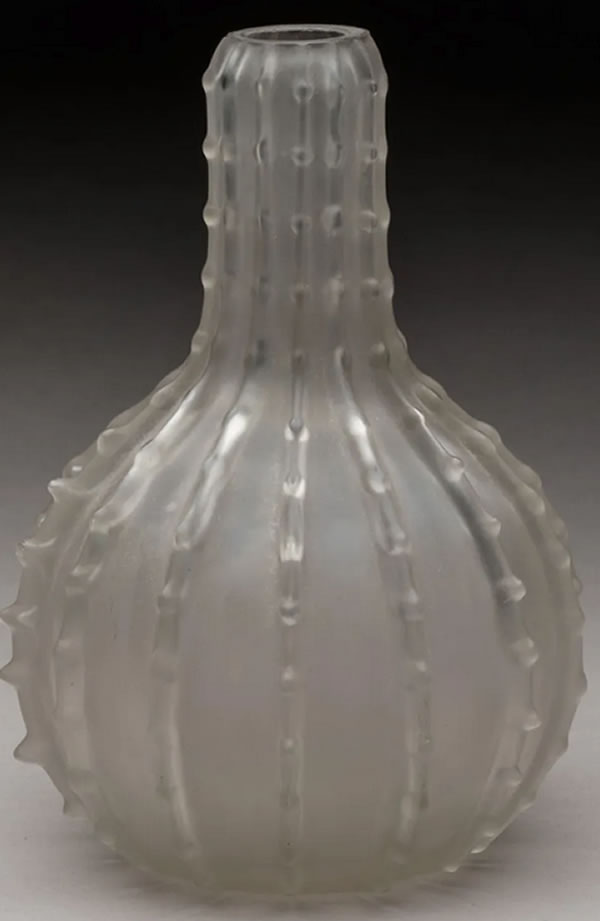 R. Lalique Dentele Vase