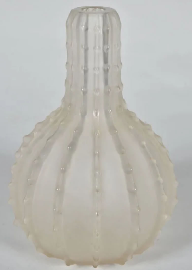 R. Lalique Dentele Vase