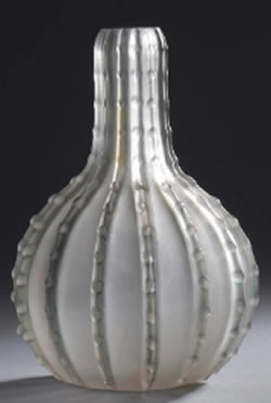 R. Lalique Dentele Vase