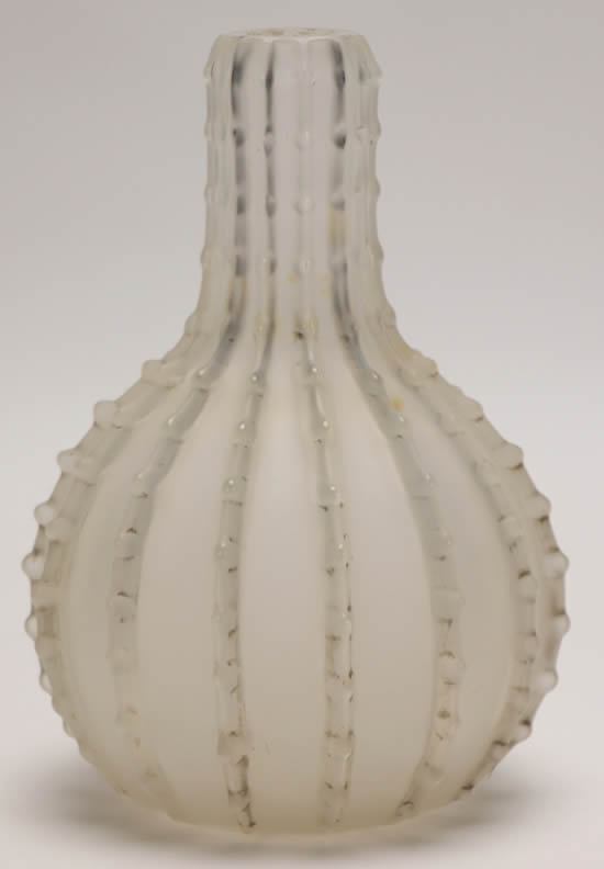 R. Lalique Dentele Vase