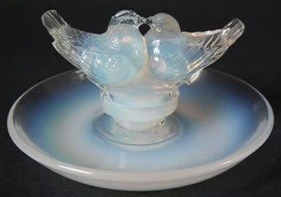 R. Lalique Deux Colombes Ashtray