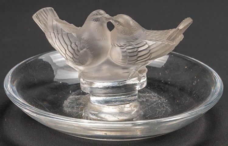 R. Lalique Deux Colombes Ashtray