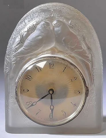 R. Lalique Deux Colombes Pendule