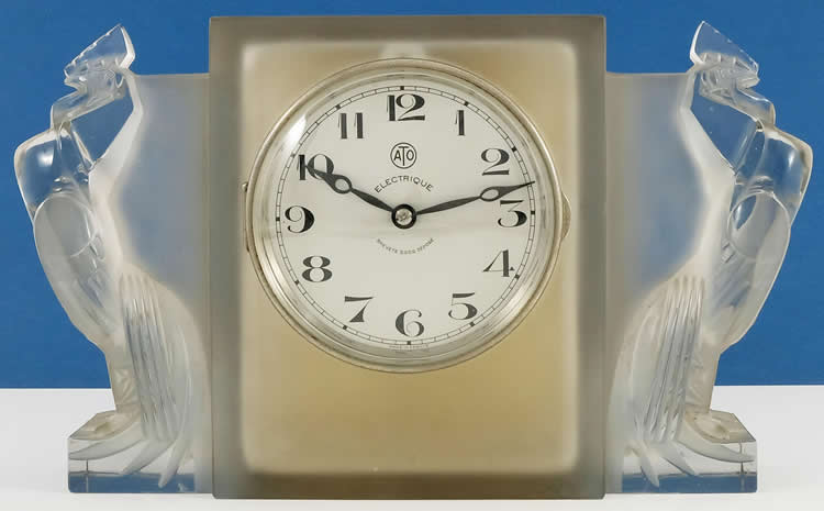 R. Lalique Deux Coqs Clock