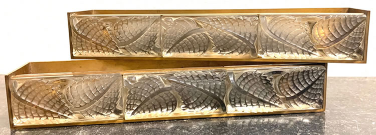R. Lalique Deux Feuilles Charmes Sconce