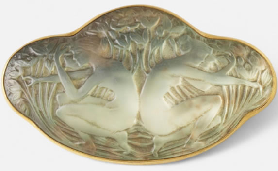 R. Lalique Deux Figurines Dos a Dos Brooch