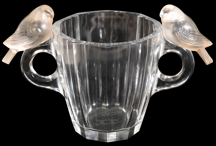 R. Lalique Deux Pigeons Vase