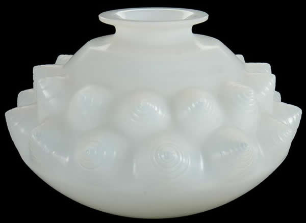 R. Lalique Dordogne Vase