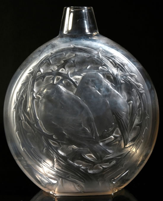 R. Lalique Deux Moineaux Dormant Vase