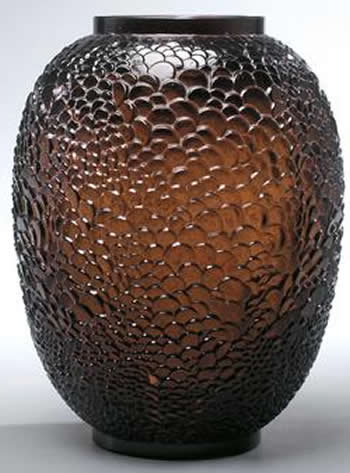 R. Lalique Ecailles Vase