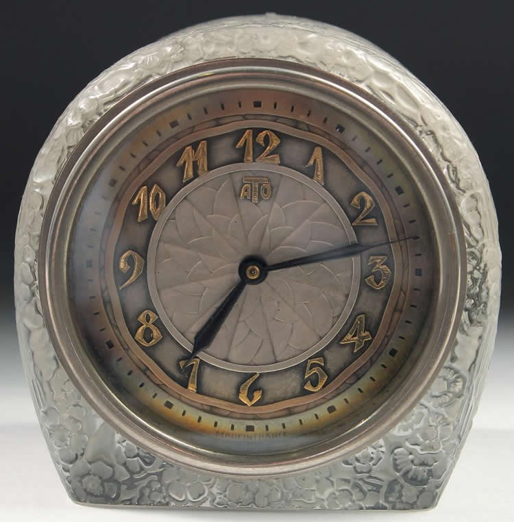 R. Lalique Eglantine Clock