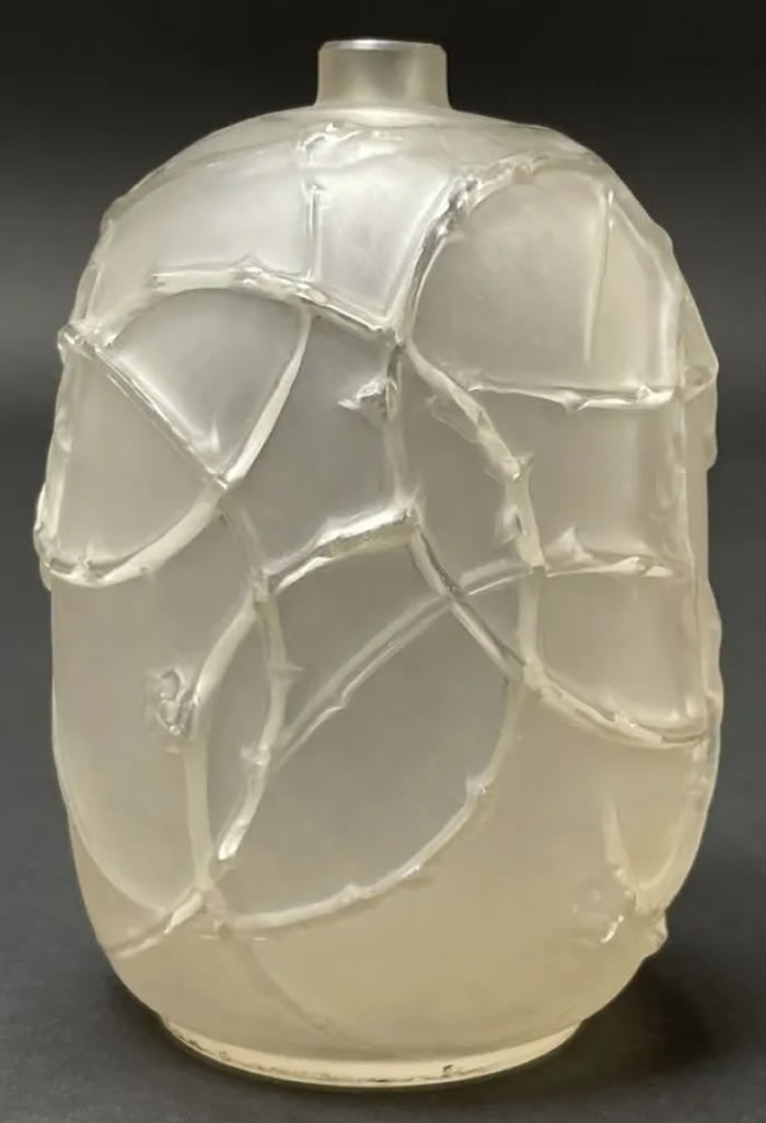 R. Lalique Eglantines Vase