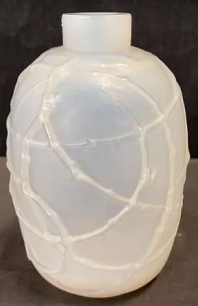 R. Lalique Eglantines Vase