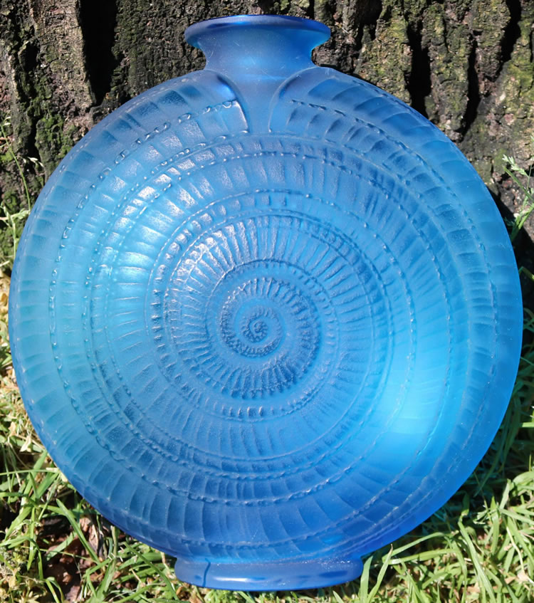 R. Lalique Escargot Vase