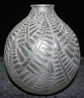 R. Lalique Espalion Vase