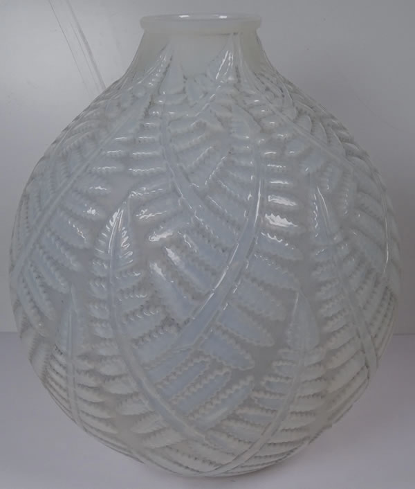 R. Lalique Espalion Vase