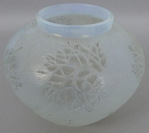 R. Lalique Esterel Vase