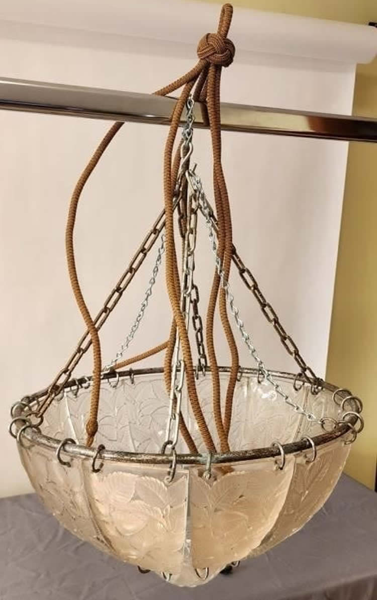 R. Lalique Feuilles de Charme Chandelier