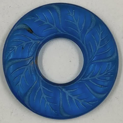 R. Lalique Feuilles Pendant
