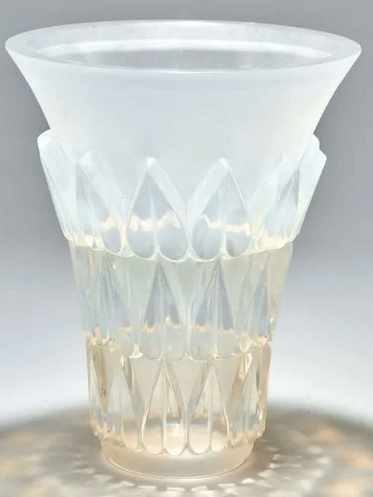 R. Lalique Feuilles Vase